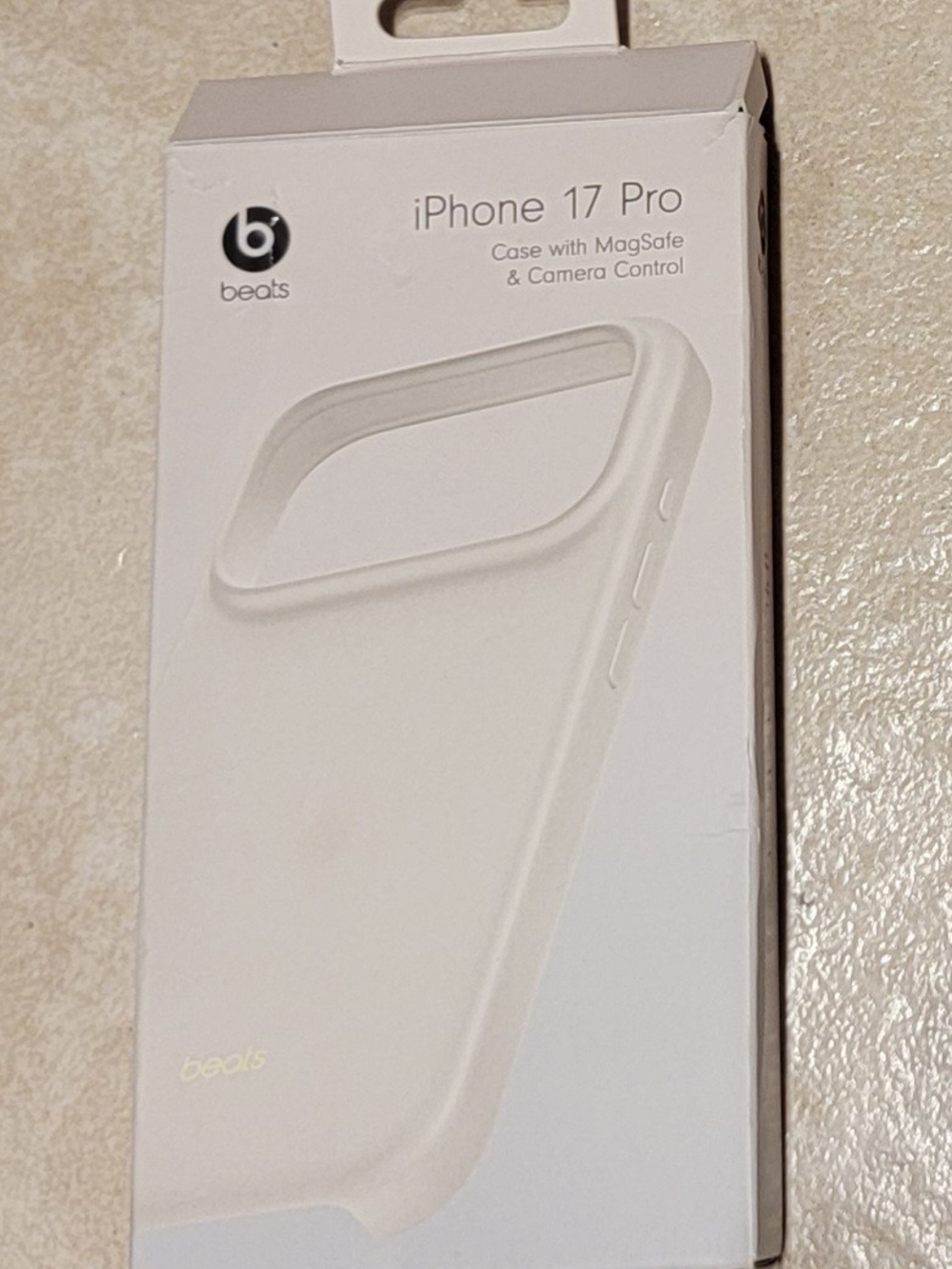 Beats iPhone 17 Pro Case with MagSafe – Cream